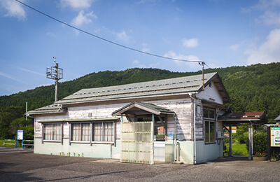 開通当初から変わらない駅舎